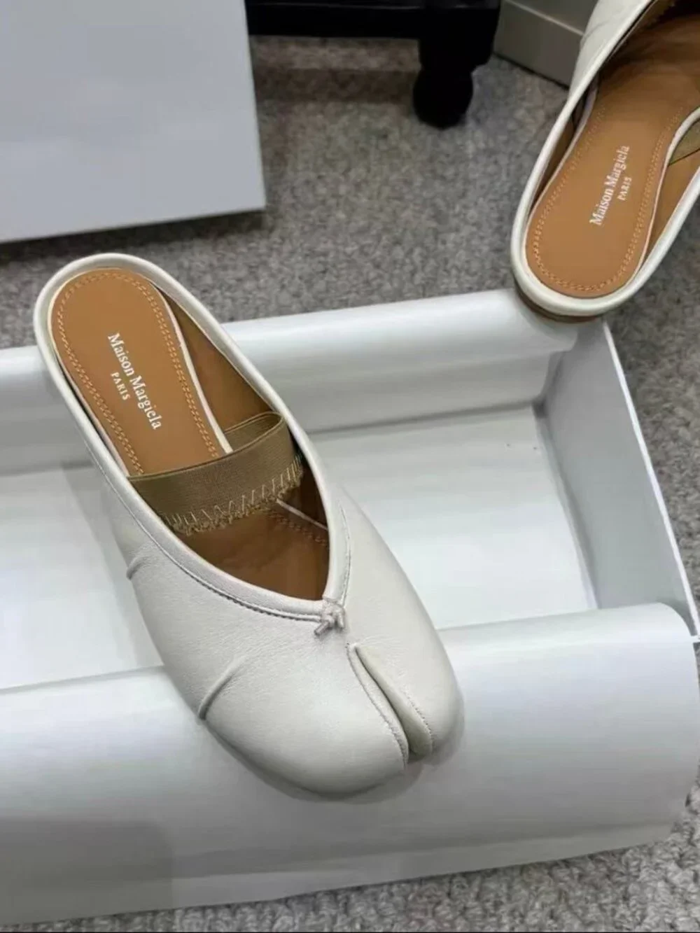 Maison Martin Margiela White Tabi Split‑Toe Leather Mules